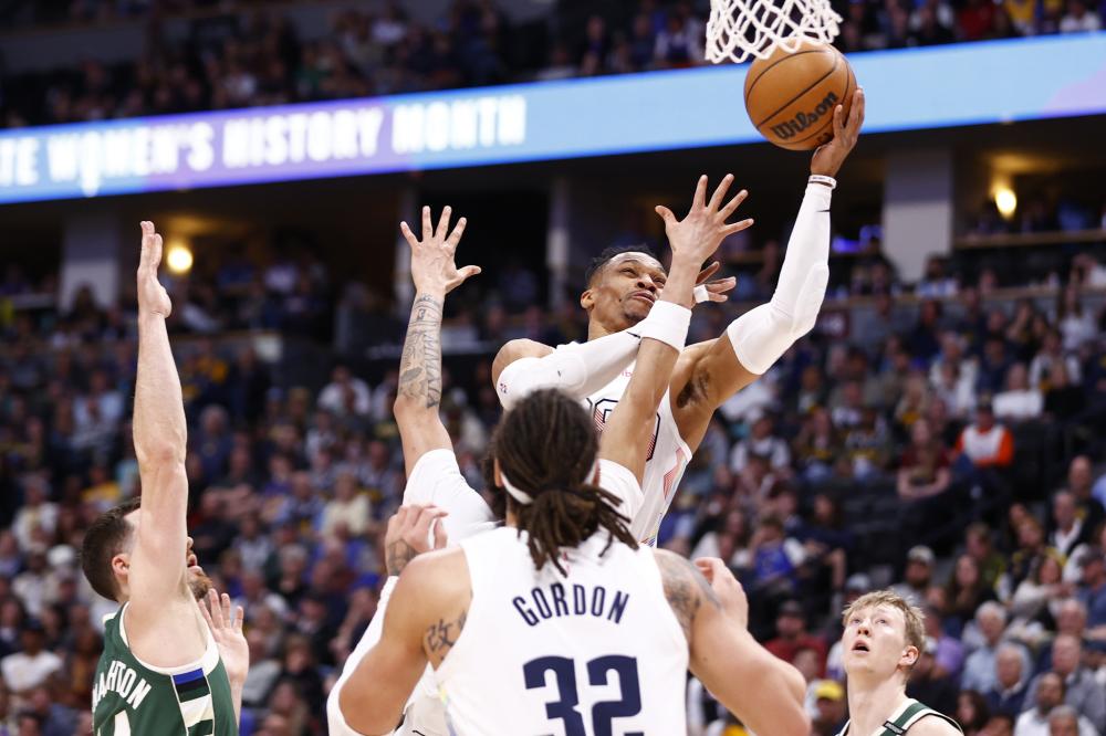 然因伤缺席 然因伤缺席