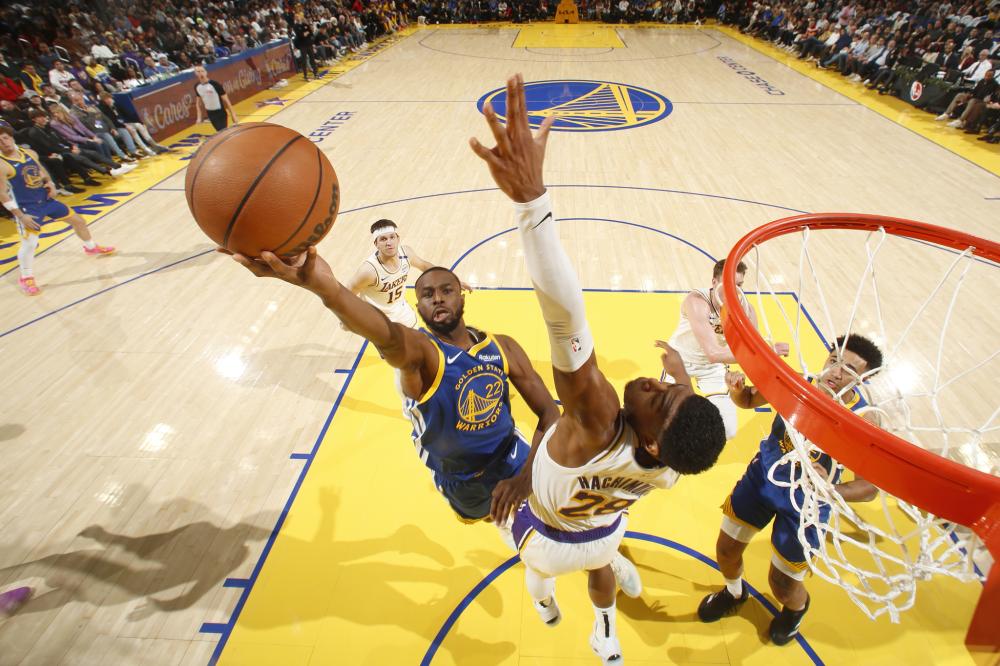 正帮助他们 正帮助他们