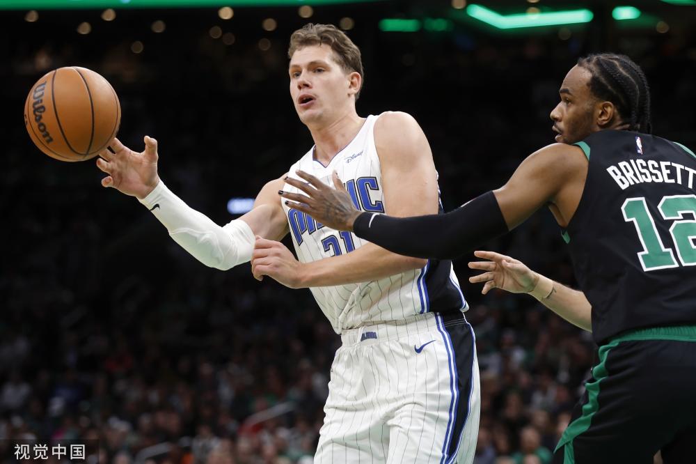 防线中占据 防线中占据